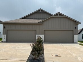 Building Photo - 131 Schrader Dr