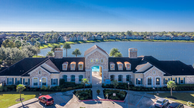 Aerial - Lakeside Pointe Apartments & Townhomes