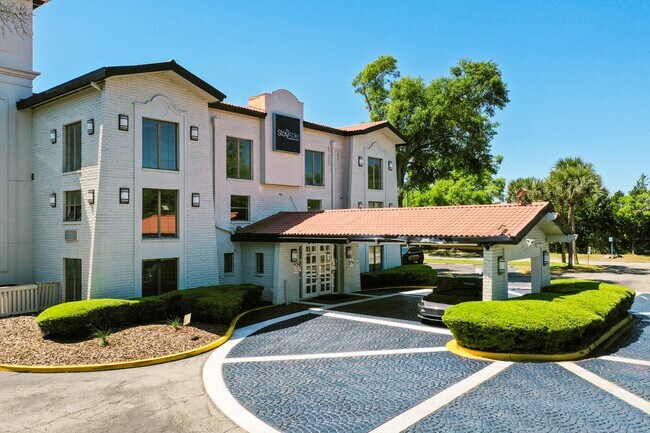 Foto del edificio - 812 Dunn Ave