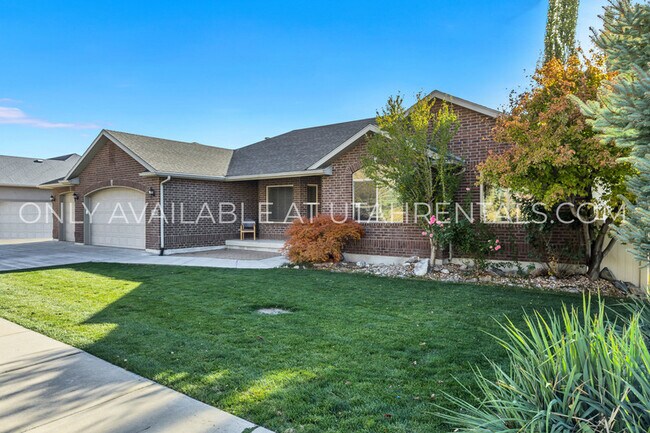 Building Photo - 8913 N Pine Hollow Dr