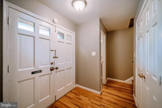 Building Photo - 6645 Midhill Pl