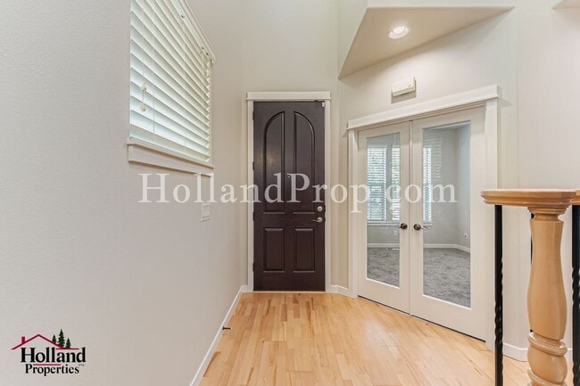 Building Photo - Beautiful 3-Bedroom Home with Large Loft &...