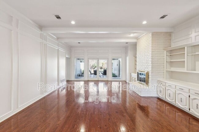 Foto del edificio - 6505 Copper Creek Dr