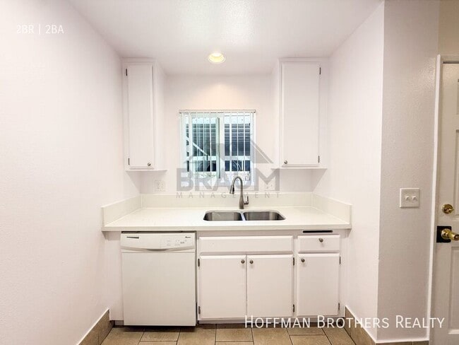 Building Photo - 14257 Friar St
