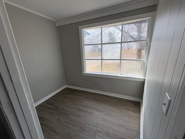 Foto del edificio - 611 E Main St