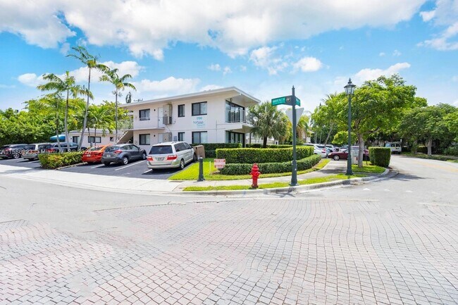 Foto del edificio - 2323 SE 18th Street Unit 2