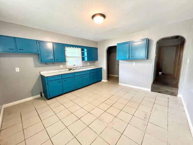 Photo - 2400 Burwell Ave House