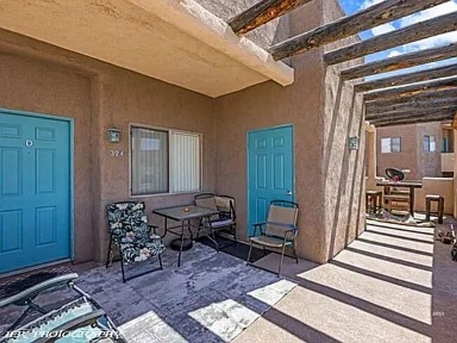 Building Photo - APPLICATION PENDING- Spacious & Move-In Re...