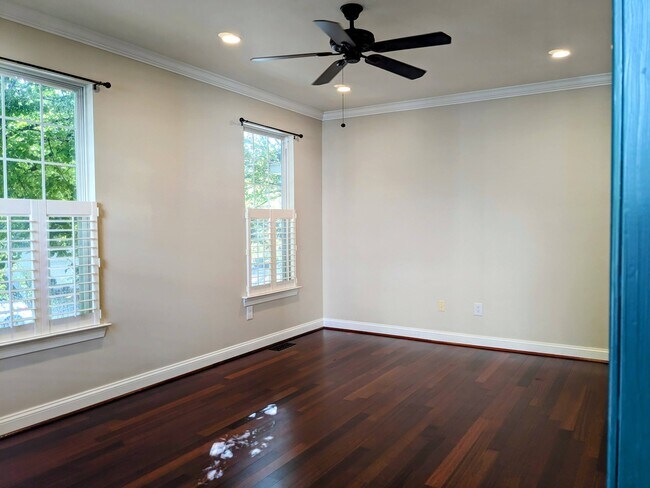 Building Photo - 212 Lantern Drive