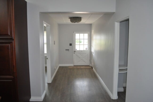 Building Photo - La Mesa Detached 4Br/2BA located in Academ...