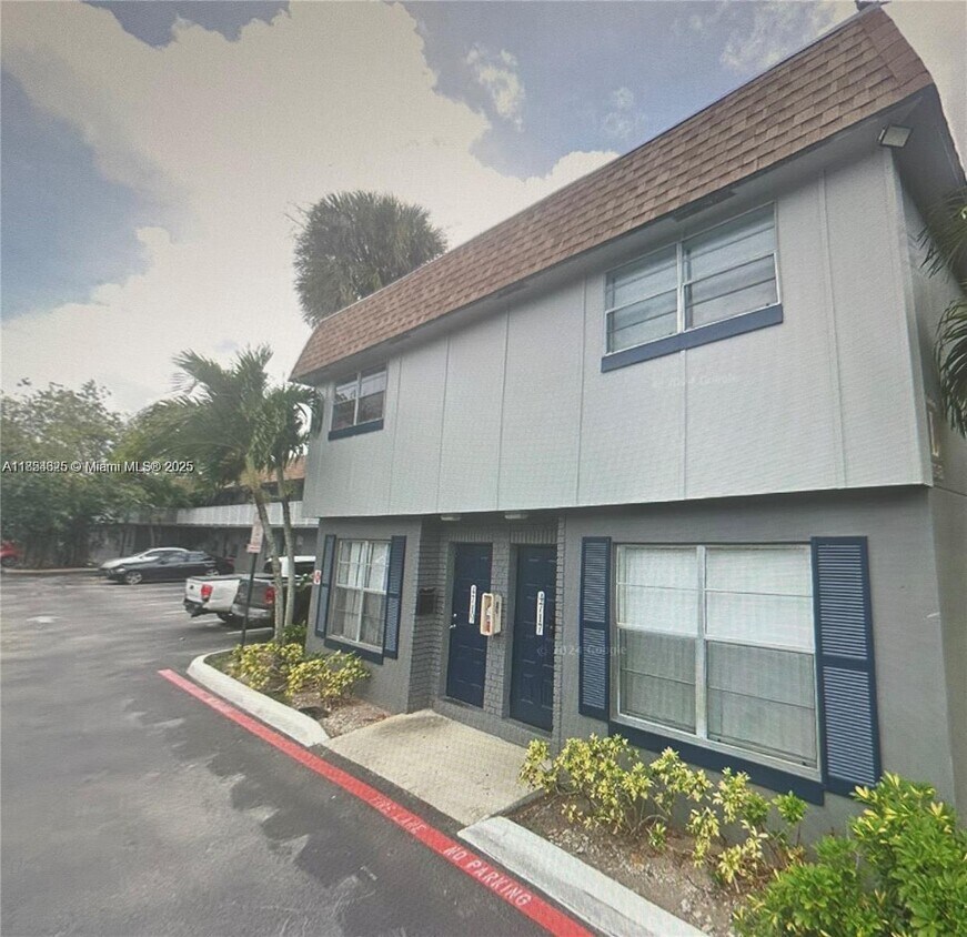 Foto del edificio - 4841 NW 9th Dr