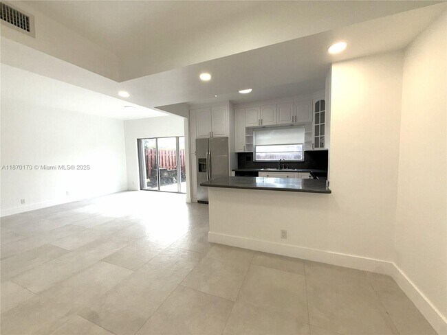 Foto del edificio - 19135 NW 82nd Cir Ct