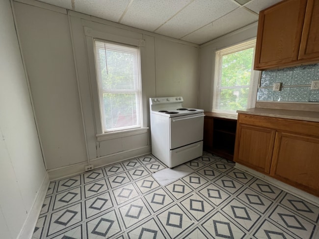 Building Photo - 314 Auburn St