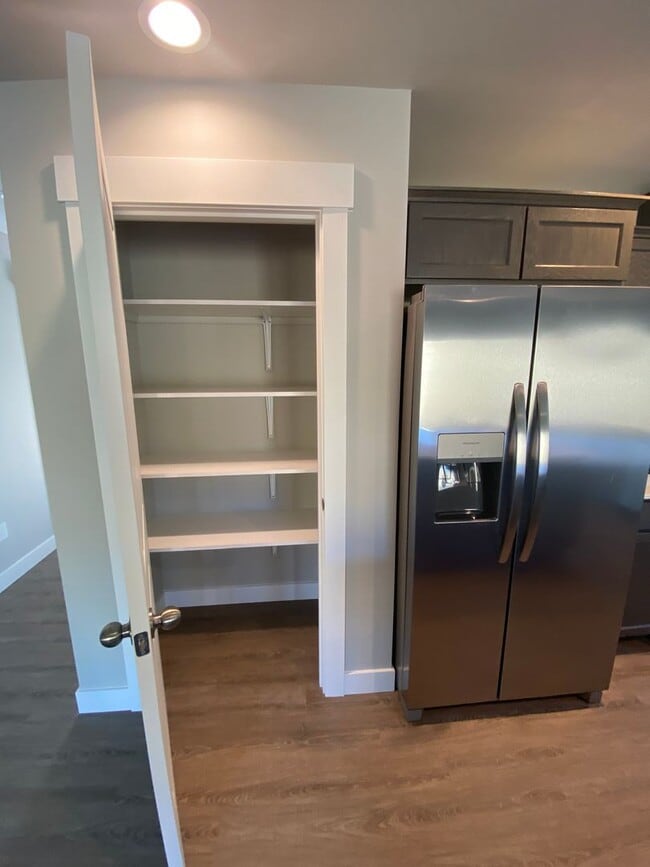 Building Photo - Newer Home in a Newer Community! 3-Bed, 2-Bath