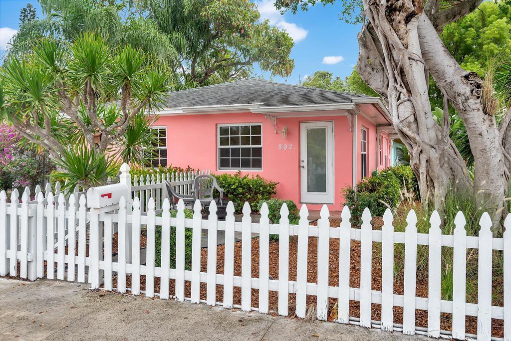 Foto principal - 802 N J St