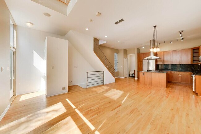 Foto del edificio - 821 N Wood St