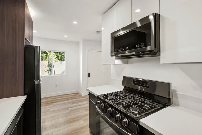 UNIT 4 - available now - 2561 W. Avenue 30