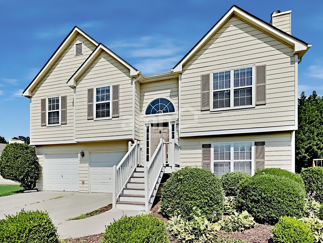 Primary Photo - 4224 Zephyrhills Dr NW