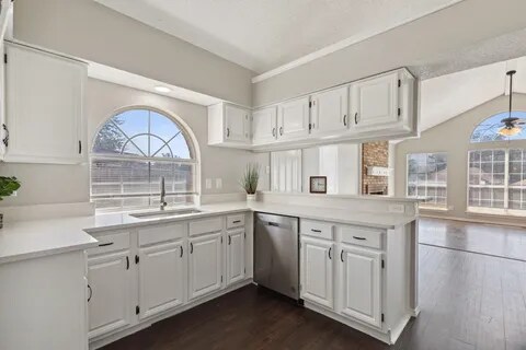 Foto del edificio - 2214 Lancecrest Dr