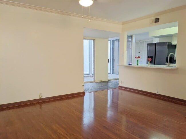 Building Photo - 3108 Vossdale Rd