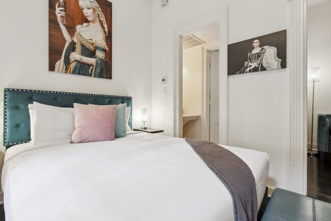 Building Photo - 508 Chartres St