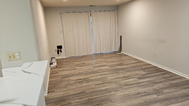 Foto del edificio - 8501 Barrington Ct