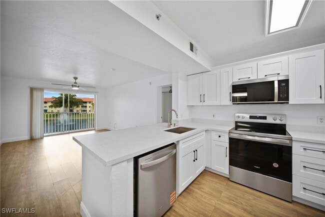 Building Photo - 8264 Key Royal Cir