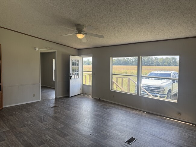 Building Photo - 695 Leeper Ln