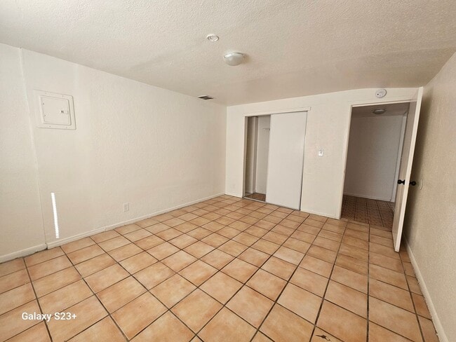 Foto del edificio - 66239 Estrella Ave