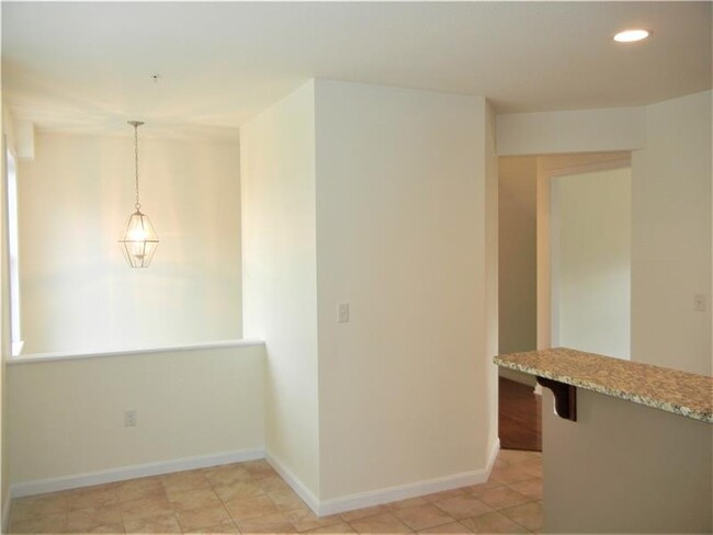 Building Photo - 10499 Timber Edge Dr
