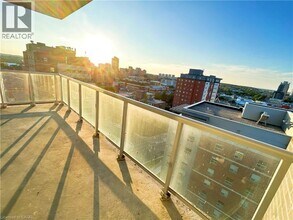 Building Photo - 158 King St N