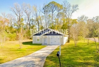 Building Photo - 5301 Oaktrail Ln