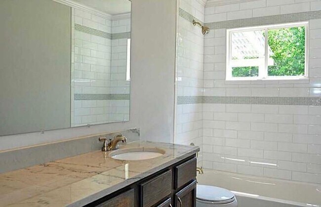 Foto del edificio - 3/1    $1100.Monthly