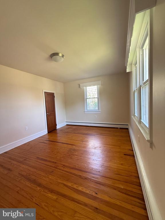 Building Photo - 272 Elm Ave