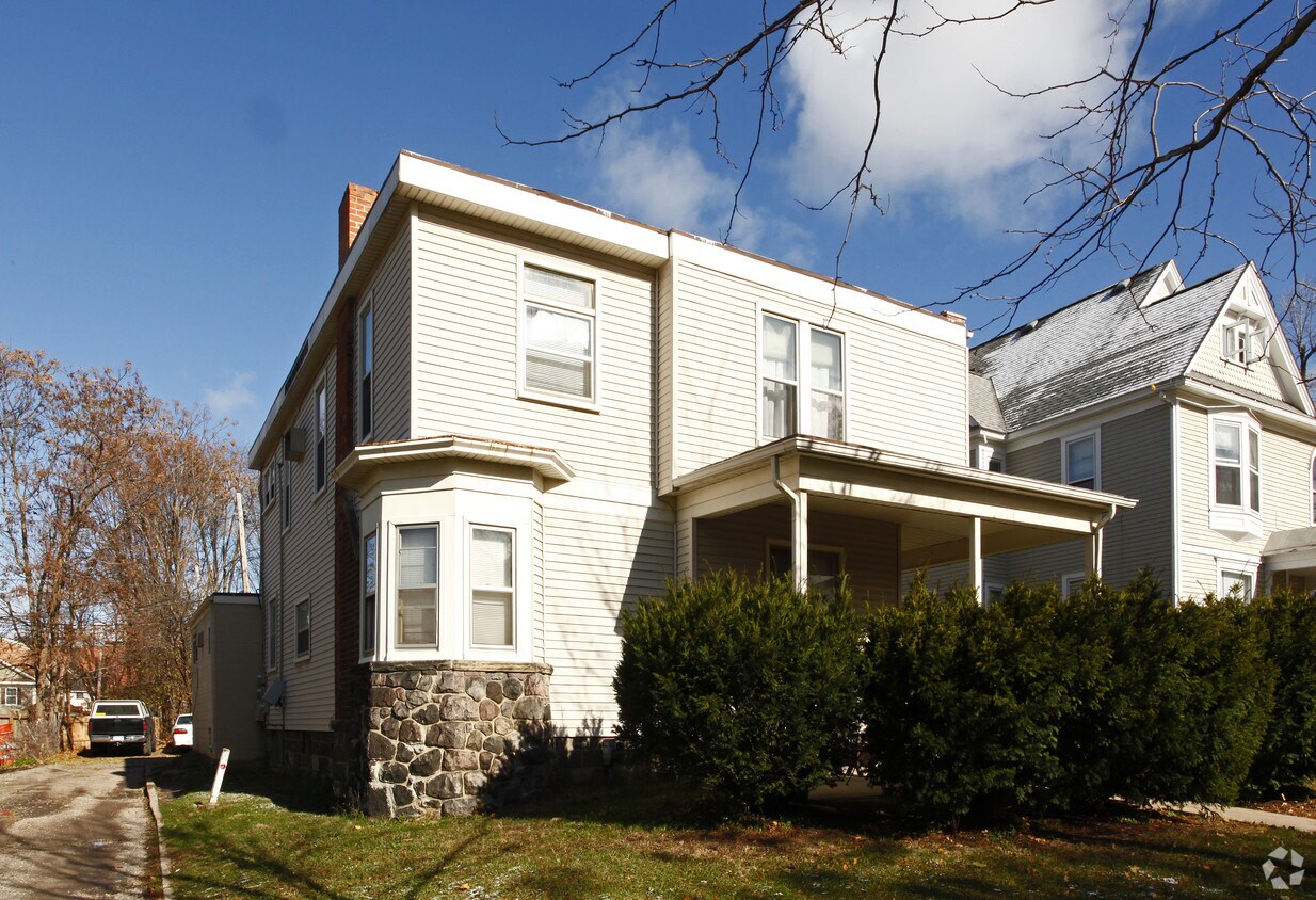 Building Photo - 317 E Jefferson St
