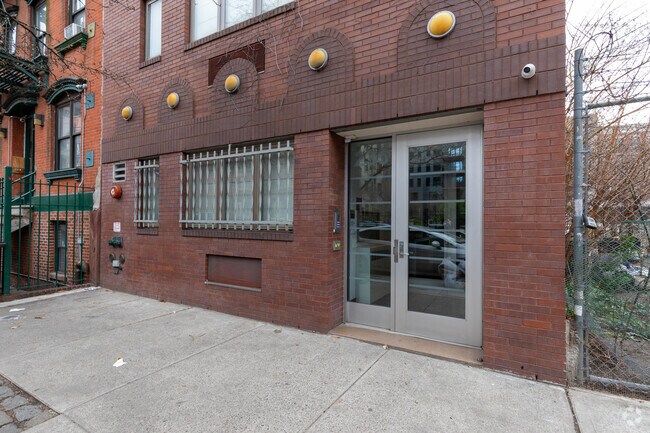 Entrada - 235 E Second St