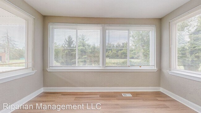 Building Photo - 4 br, 1 bath House - 374 Marydell Rd