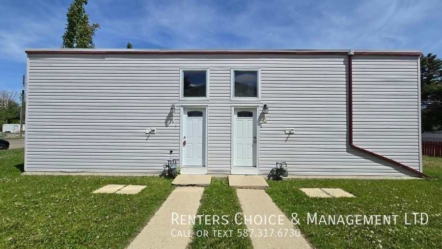 Building Photo - 2 Bedroom Pet Friendly With Assigned Parking