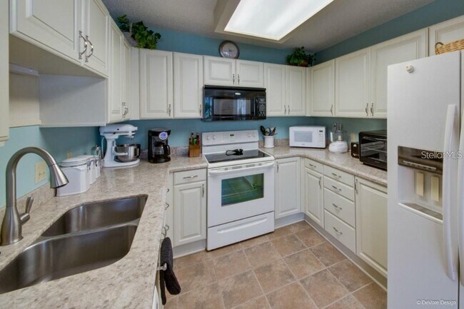 Building Photo - 2410 S Glen Eagles Dr