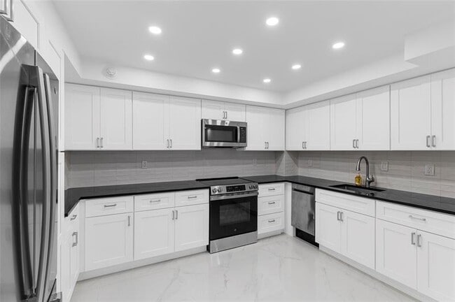 Foto del edificio - 3750 Galt Ocean Dr