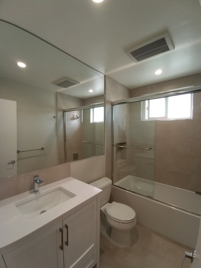 7804 Romaine no 4 - 7804 Romaine St