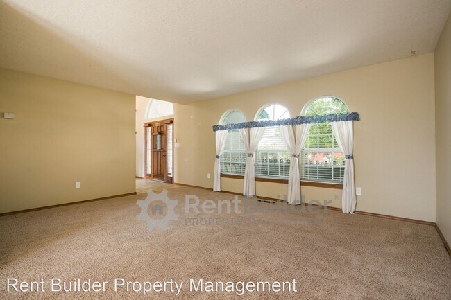 Building Photo - 5 br, 3 bath House - 10204 Silver Grade Ct...