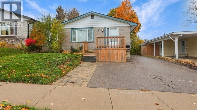 Building Photo - 55 Silver Aspen Crescent