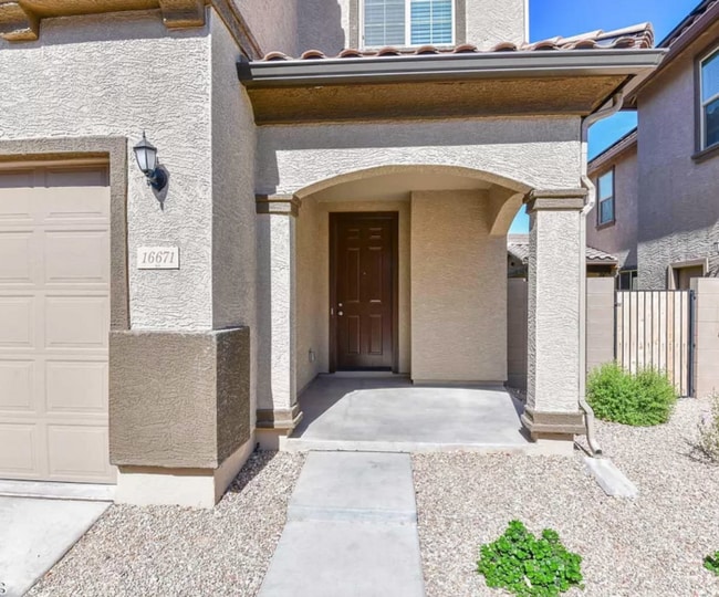 Foto del edificio - Spacious 2-Story, 3 Bedroom/2.5 Bath Home with 2 Car Garage! Community Pool and Playground!