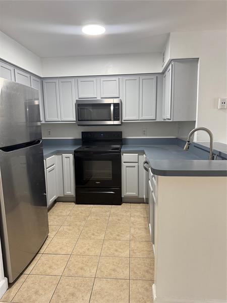 Foto del edificio - 7630 Westwood Dr