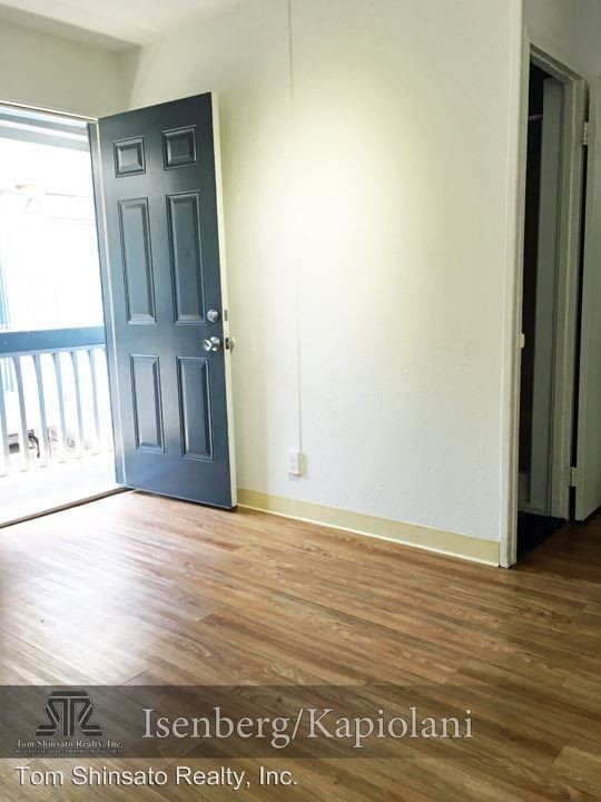 Building Photo - 603 Isenberg St