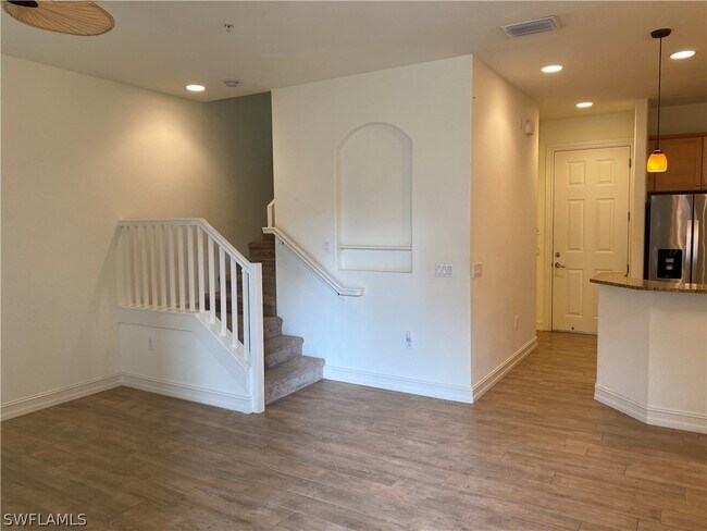 Foto del edificio - 9151 Delano St