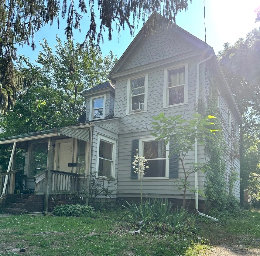 Foto principal - 580 Dayton St