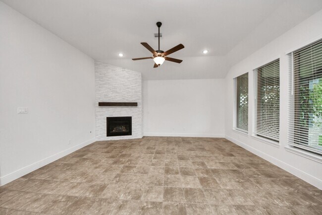 Foto del edificio - 14807 Providence Manor Way