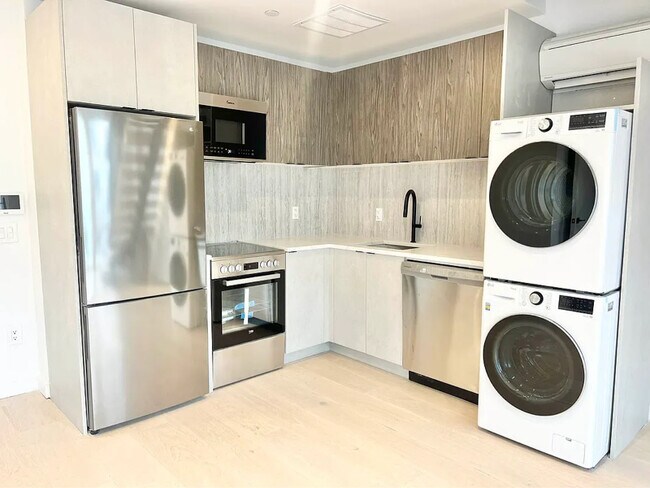 Foto del edificio - 37-25 32nd St